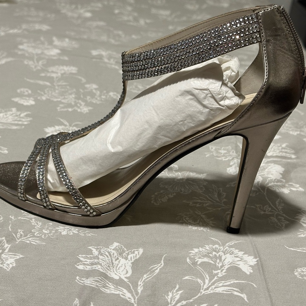 Women’s embellished open toe pumps size 11